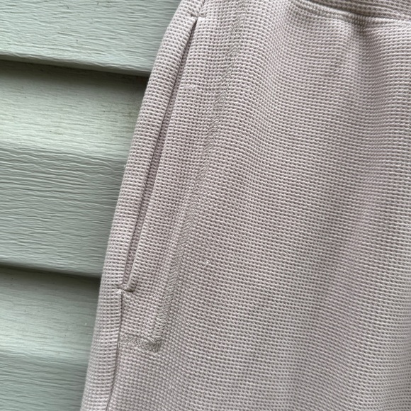 Alo Yoga | Peasant Wide Leg Pink Pants - Picture 2 of 4